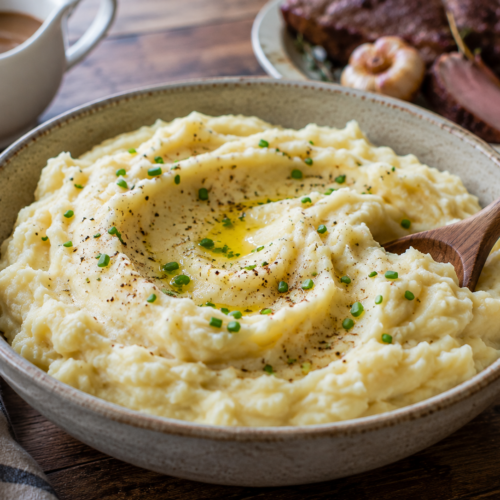 Best Creamy Garlic Mashed Potatoes (Easy 30-Min Side!)